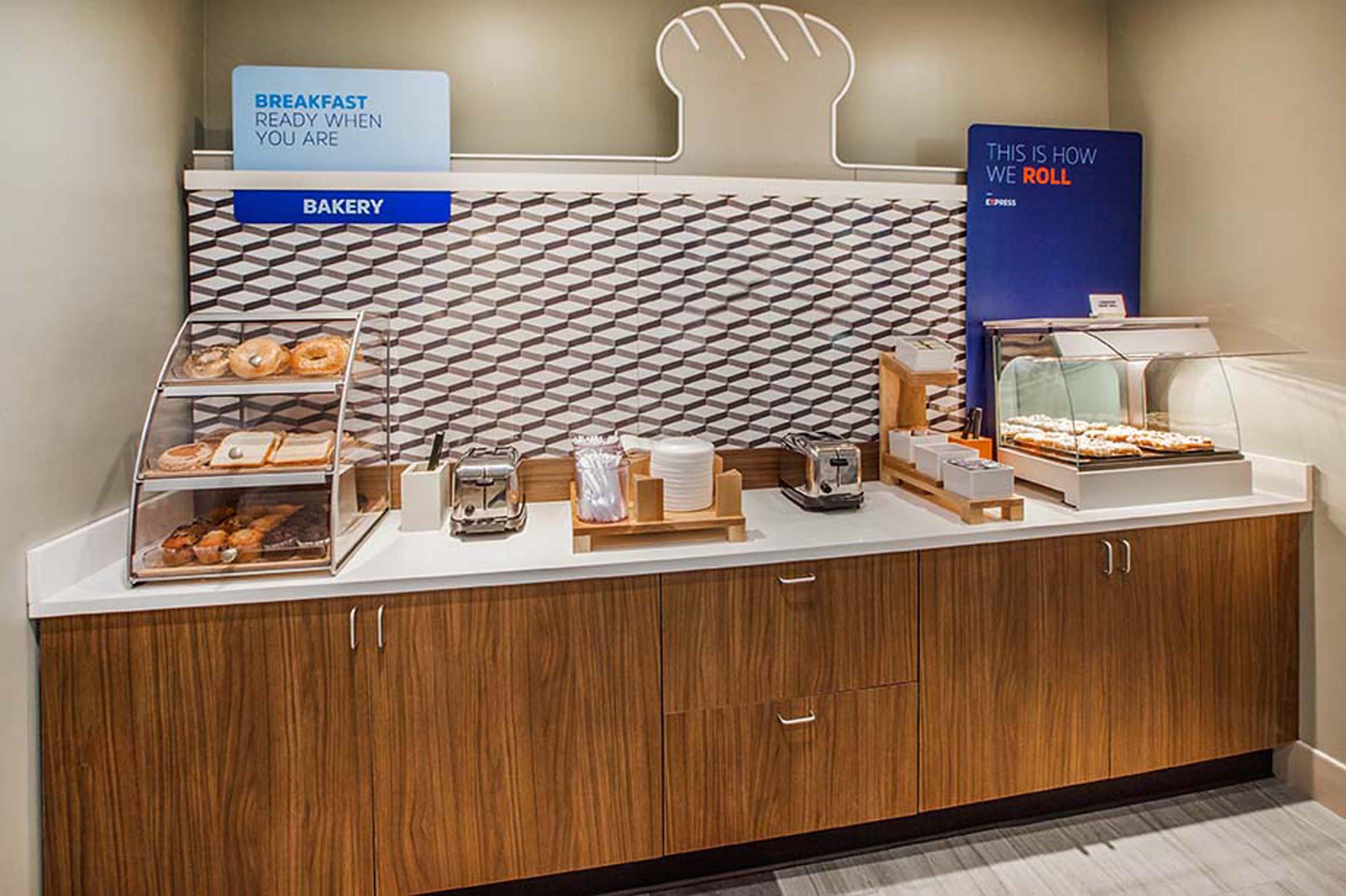 Holiday Inn Express Hotel & Suites Albany By Ihg Esterno foto