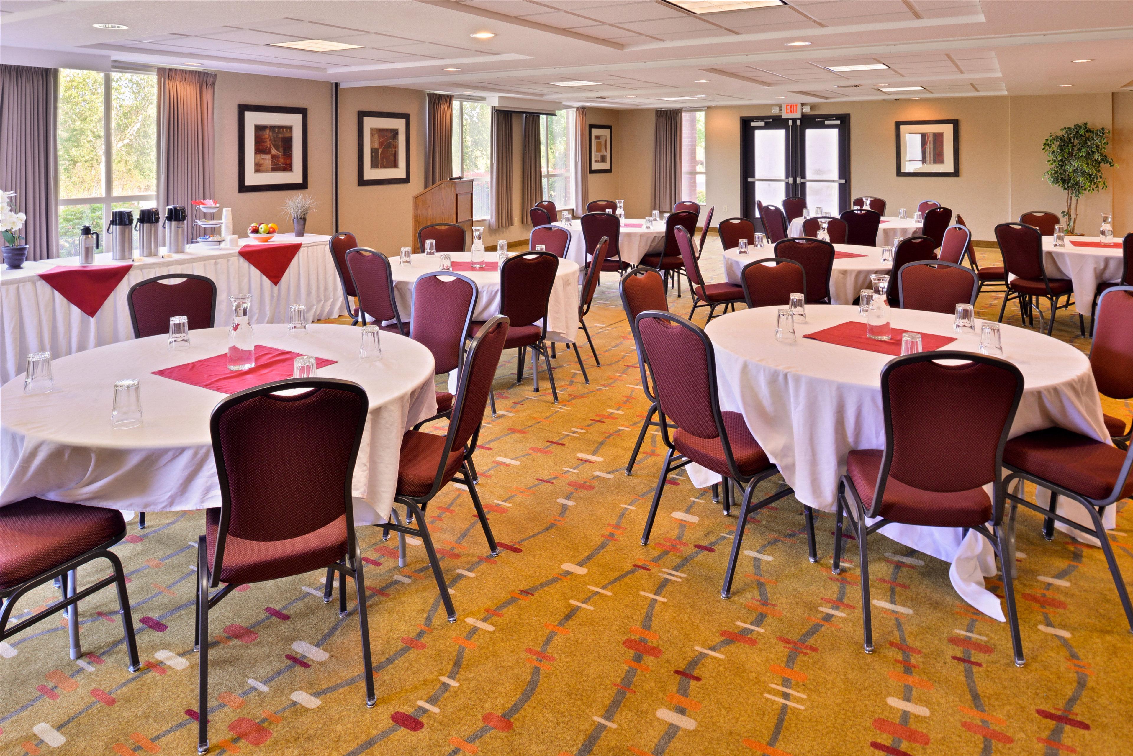 Holiday Inn Express Hotel & Suites Albany By Ihg Esterno foto