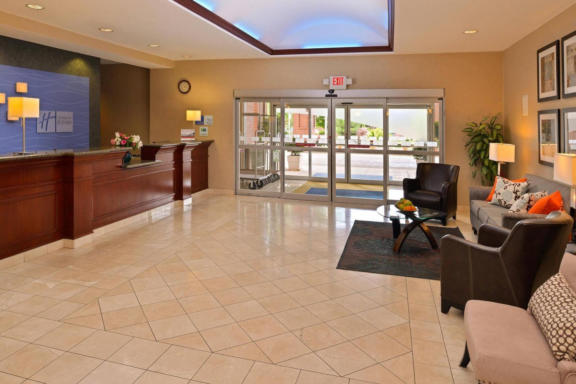 Holiday Inn Express Hotel & Suites Albany By Ihg Esterno foto